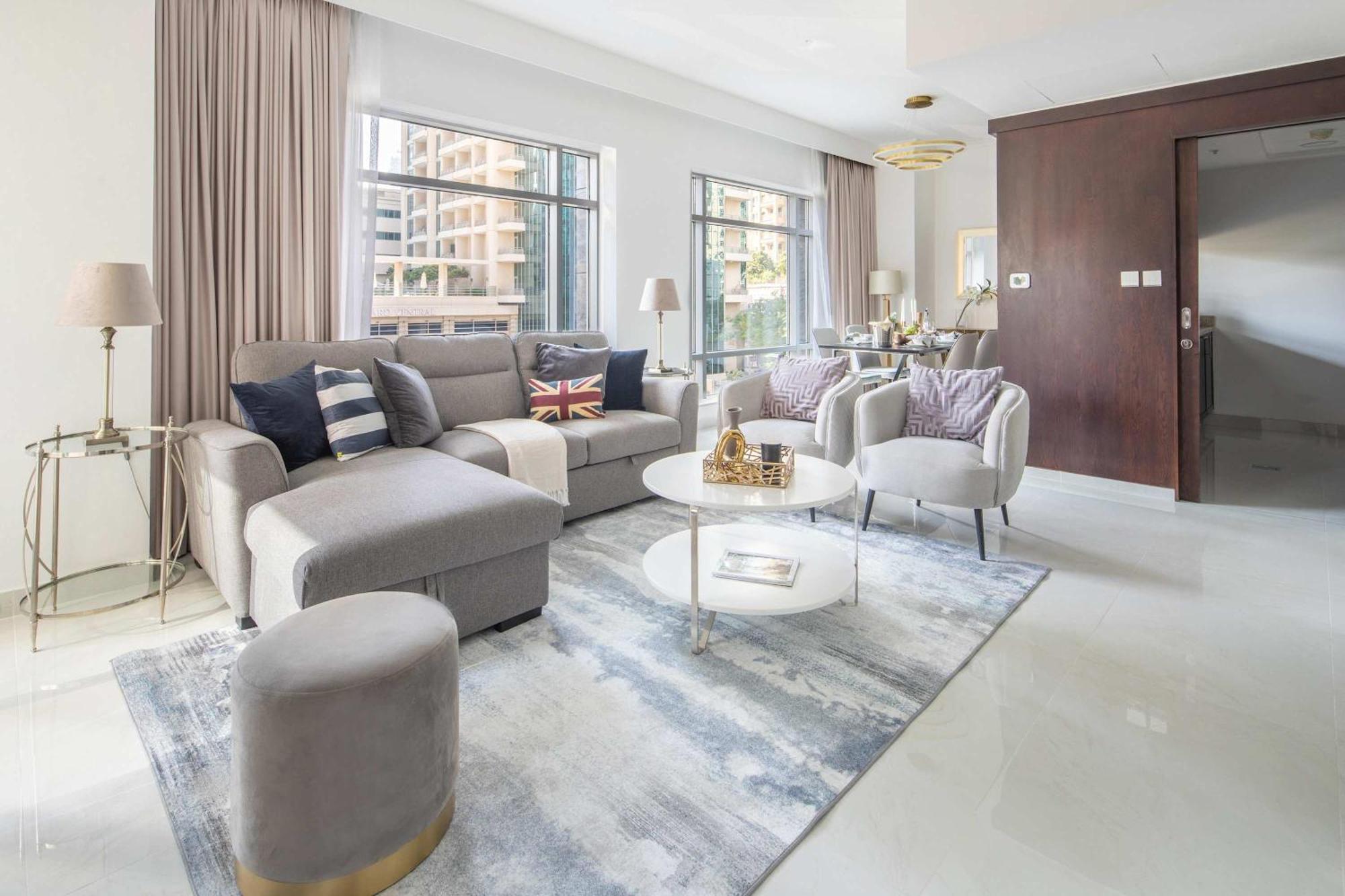 Frank Porter - The Residences 5 Apartment Dubai